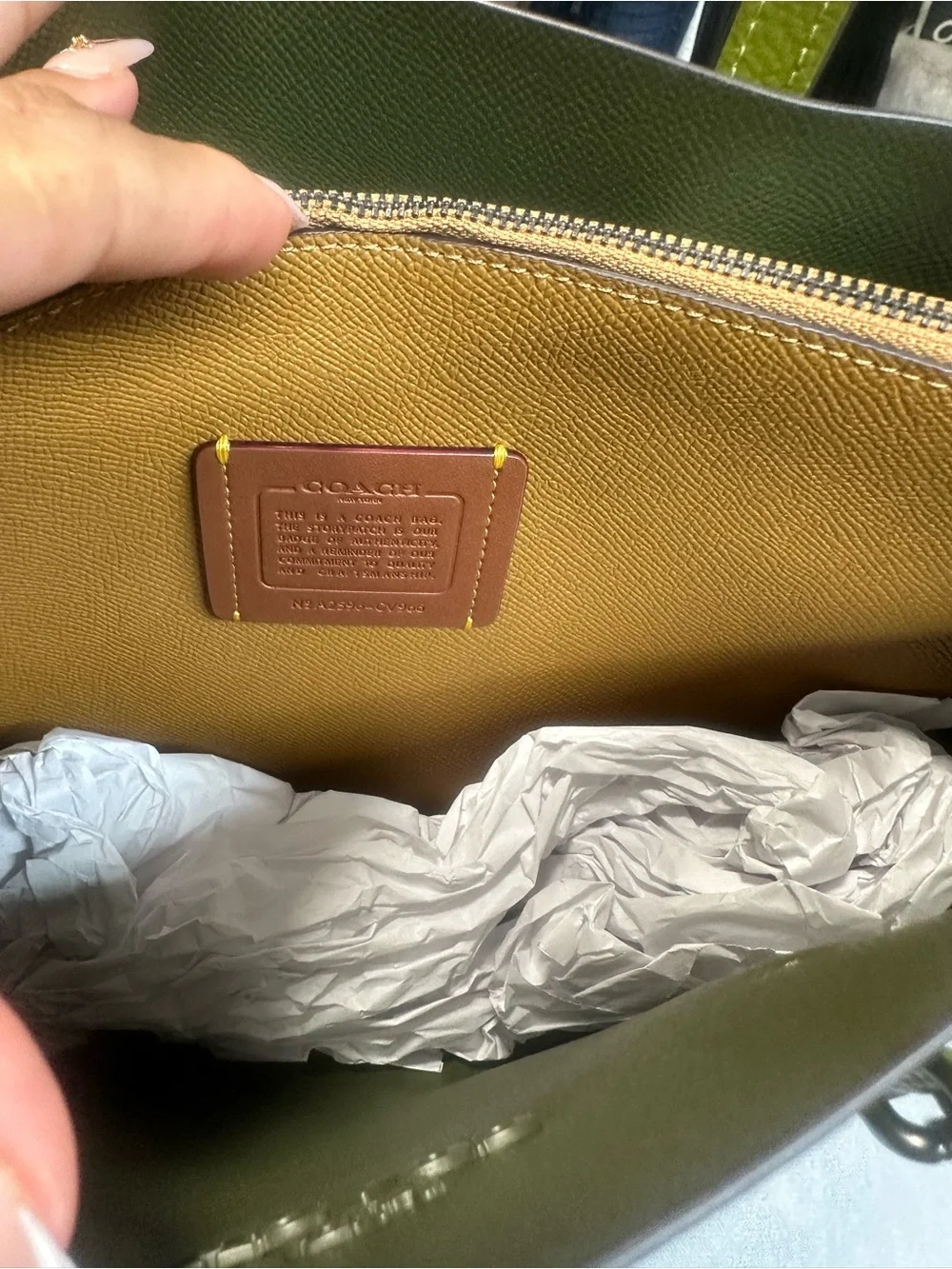 Coach Mollie Tote Bag 25. New no tag